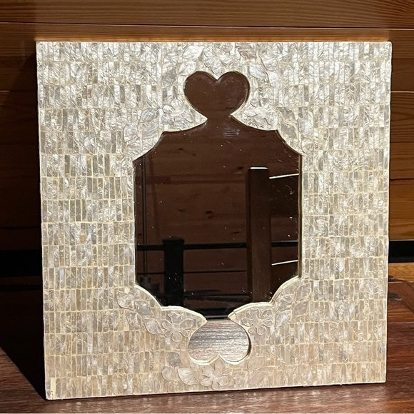 Mother of Pearl Capiz Shell Handmade Mosaic Floral Wall Art Mirror 16" x 16" - Picture 2 of 10